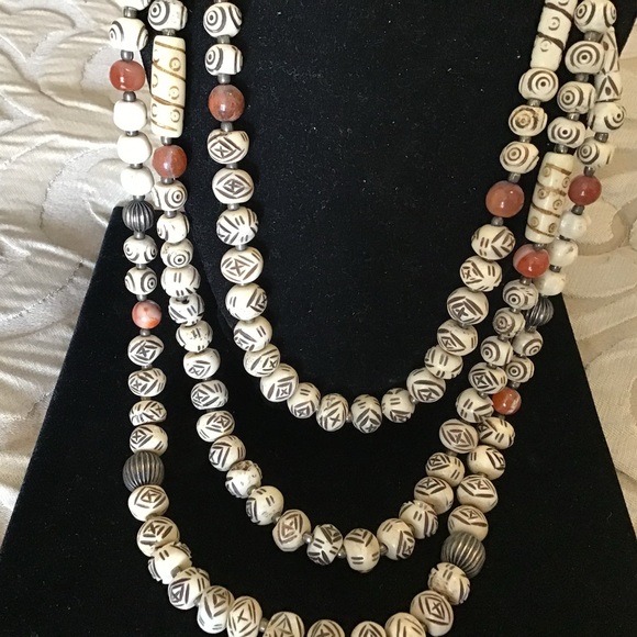 Absolutely beautiful three strand necklace. Boho/African/Aztec, beads are etched - Picture 3 of 6